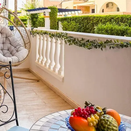 Апартаменти Pink Buganvilla